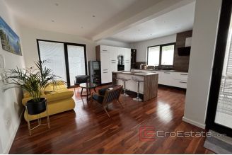 013 2038 59 Makarska villa with pool for sale