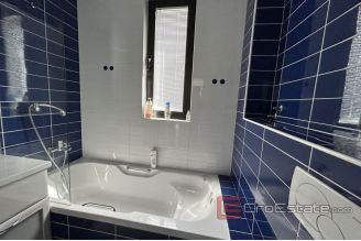 013 2038 59 Makarska villa with pool for sale