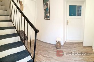 008 5270 30 Rab house near the sea for sale