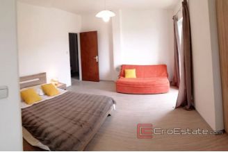 008 5270 30 Rab house near the sea for sale