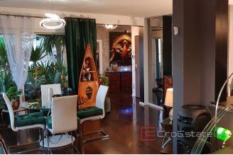 012 2030 58 Trogir pentthouse with sea view for sale