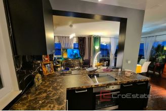 012 2030 58 Trogir pentthouse with sea view for sale