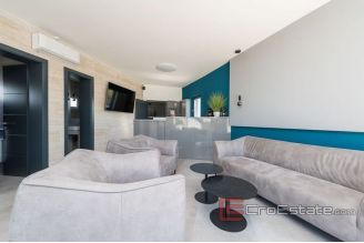 020 2018 228 Vir resort villas with pool for sale