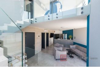 020 2018 228 Vir resort villas with pool for sale