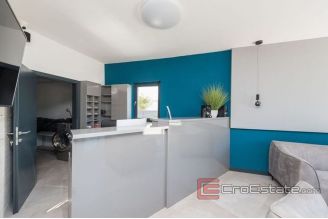 020 2018 228 Vir resort villas with pool for sale