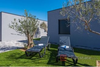 020 2018 228 Vir resort villas with pool for sale