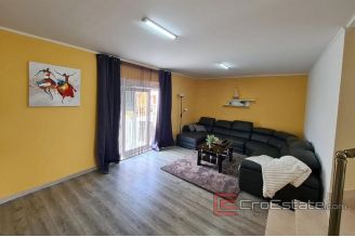 011 2018 230 Zadar house with pool for sale