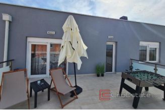 011 2018 230 Zadar house with pool for sale