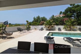 020 2018 229 Zadar villa near sea for sale