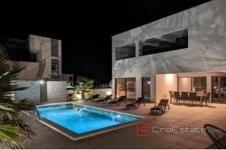 020 2018 229 Zadar villa near sea for sale