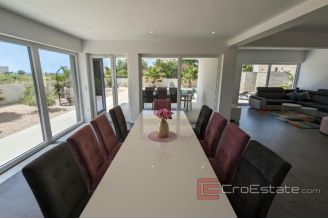 020 2018 229 Zadar villa near sea for sale