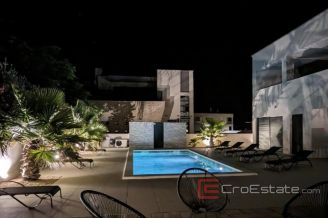 020 2018 229 Zadar villa near sea for sale