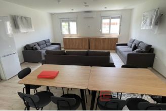 009 5272 30 Kastela hostel for rent