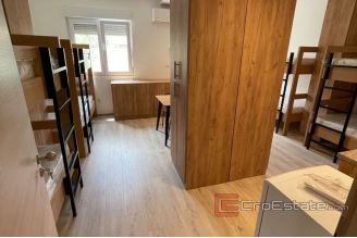 009 5272 30 Kastela hostel for rent