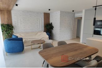 016 2021 351 zadar luxury penthouse with pool for sale