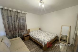 010 2036 74 Kastela apartment with sea view for rent