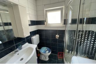 010 2036 74 Kastela apartment with sea view for rent