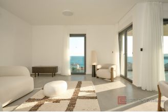 015 2022 358 rogoznica apartment with sea view for sale