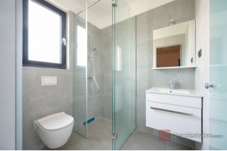 015 2022 358 rogoznica apartment with sea view for sale