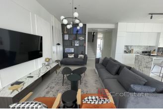 019 2035 93 Ciovo Luxury villa with sea view for sale