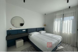 019 2035 93 Ciovo Luxury villa with sea view for sale
