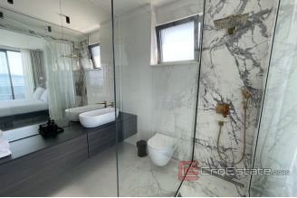 019 2035 93 Ciovo Luxury villa with sea view for sale