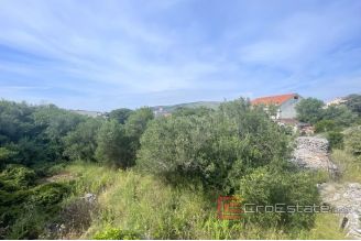 004 2035 94 Trogir Building land near the sea for sale