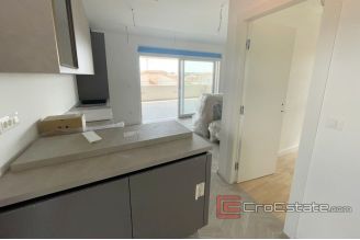 015 2036 75 near split modern apartment for sale