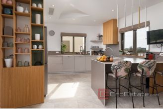 019 5274 30 Zadar villa with pool for sale