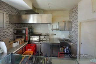 004 2031 86 near split business space for rent