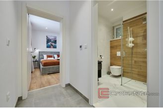 012 2037 45 Kastela villa with pool for sale