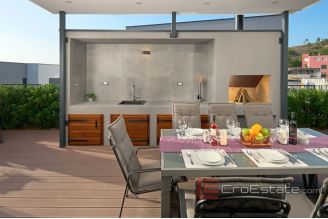 015 2043 73 Split area Villa with indoor pool for rent