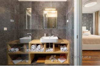 015 2043 73 Split area Villa with indoor pool for rent