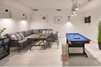 015 2043 73 Split area Villa with indoor pool for rent