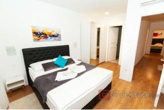 016 2018 231 Sibenik house with pool for sale