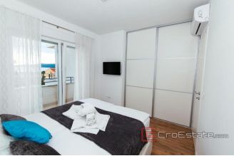 016 2018 231 Sibenik house with pool for sale