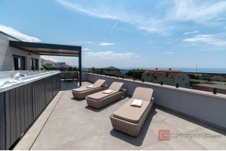 020 2038 61 Dubrovnik house in center for sale
