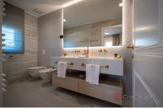 020 2038 61 Dubrovnik house in center for sale