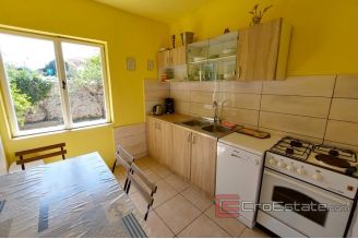 007 2029 63 island hvar house near the sea for sale