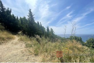 004 2030 60 near omis building land with open sea view for sale