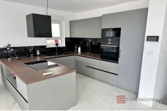 013 2022 367 Primosten Villa with pool for sale