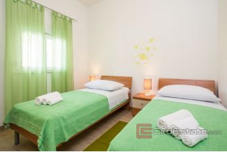 017 5279 30 near split apartment house with sea view for sale