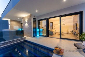 014 2043 74 zadar villa with pool for sale