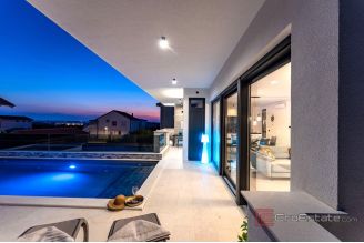 014 2043 74 zadar villa with pool for sale