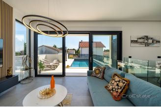 014 2043 74 zadar villa with pool for sale