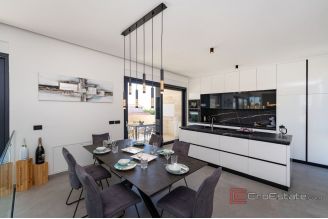 014 2043 74 zadar villa with pool for sale