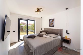 014 2043 74 zadar villa with pool for sale