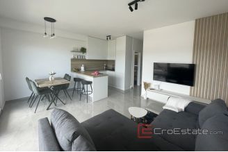 011 2035 100 trogir luxury apartment with sea view for sale