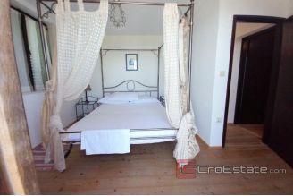 015 2031 87 Solta Stone house with a sea view for sale