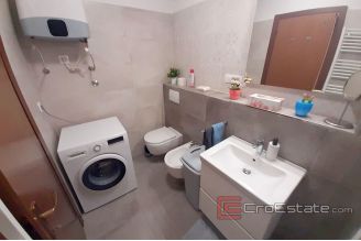 008 2016 364 split one bedroom apartment for rent
